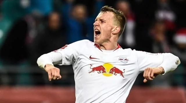 而被推上了 而被推上了